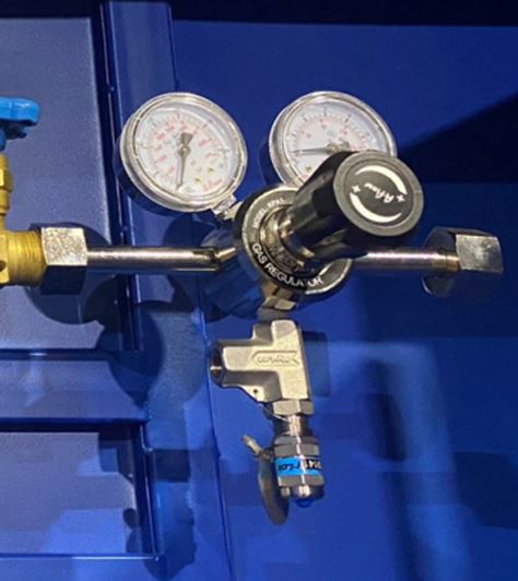  Pressure regulator complete with safety valve for low pressure line.